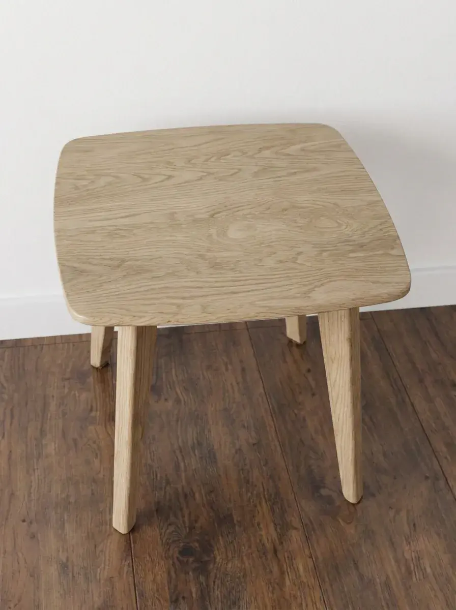 Mesa de Apoio Quadrada Pés Palito | Volume A — foto 4